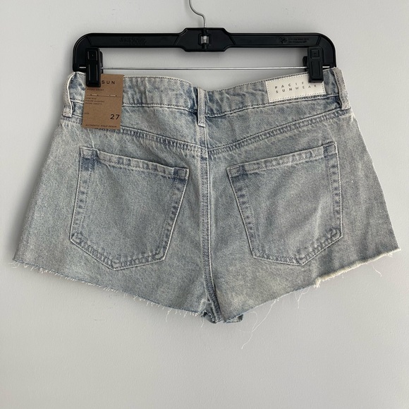 PacSun Light Wash Jean Shorts with Pink Bows - Picture 2 of 4